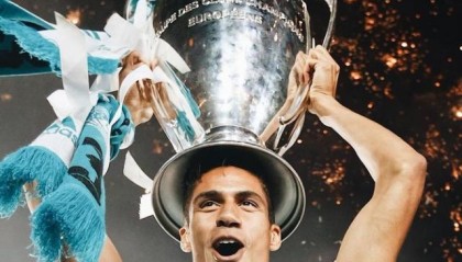 开云体育-瓦拉内宣布退役 31岁法国中卫因伤病挂靴