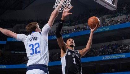 开云官网-双状元宿敌初显！文班29+11率队双杀独行侠，弗拉格空砍32+6|文班亚马|马刺|圣安东尼奥马刺队|维克托-文班亚马|达拉斯独行侠队_新浪体育_新浪新闻